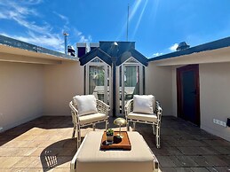 Weingart Suites Hotel