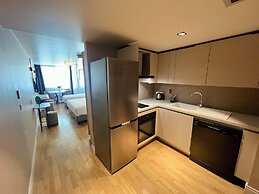 Weingart Suites Hotel