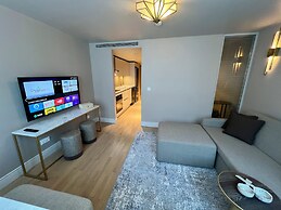 Weingart Suites Hotel