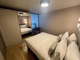 Weingart Suites Hotel