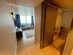 Weingart Suites Hotel