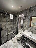 Weingart Suites Hotel