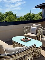 Weingart Suites Hotel