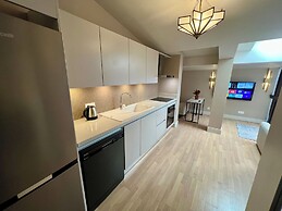 Weingart Suites Hotel