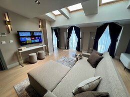 Weingart Suites Hotel