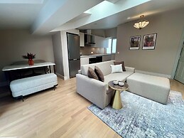 Weingart Suites Hotel