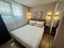 Weingart Suites Hotel