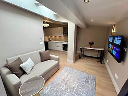 Weingart Suites Hotel