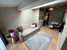 Weingart Suites Hotel