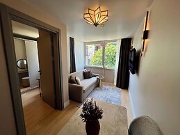 Weingart Suites Hotel