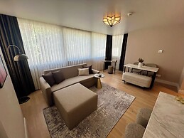 Weingart Suites Hotel