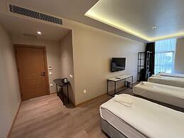 Weingart Suites Hotel