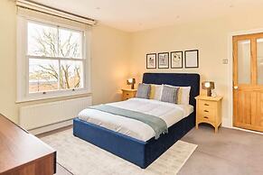 The Peckham Hideaway - Bright 3bdr Flat
