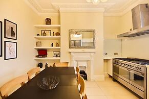 The Peckham Hideaway - Bright 3bdr Flat