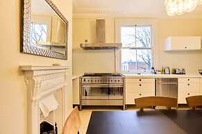 The Peckham Hideaway - Bright 3bdr Flat