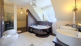 Apartamenty Sun & Snow Podamirowo Prywatna Willa nad Jeziorem Jamno