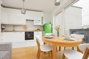 Apartment With Parking by Renters