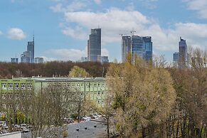 Apartment With Parking by Renters