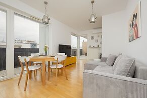 Apartment With Parking by Renters