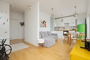 Apartment With Parking by Renters