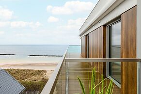 Blue Apartment With Sea View by Renters