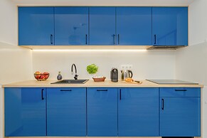 Blue Apartment With Sea View by Renters