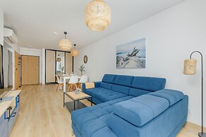Blue Apartment With Sea View by Renters