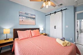 Twin Palms Beach House - Pool Hottub Game Room