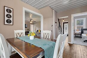 Lazy River Villa - Hottub Fenced Yard Sleeps 11