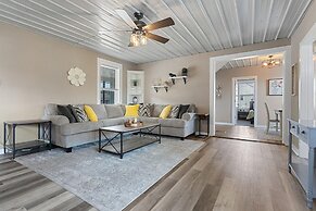 Lazy River Villa - Hottub Fenced Yard Sleeps 11
