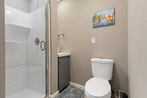 Lazy River Villa - Hottub Fenced Yard Sleeps 11
