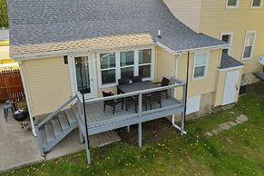 Lazy River Villa - Hottub Fenced Yard Sleeps 11