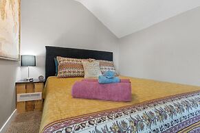 Lazy River Villa - Hottub Fenced Yard Sleeps 11
