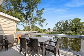 Lazy River Villa - Hottub Fenced Yard Sleeps 11