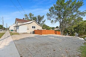 Lazy River Villa - Hottub Fenced Yard Sleeps 11