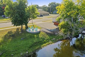 Lazy River Villa - Hottub Fenced Yard Sleeps 11