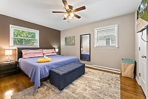 Brew City Game Room Fenced Yard Sleeps 13
