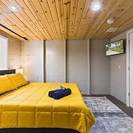 Brew City Game Room Fenced Yard Sleeps 13