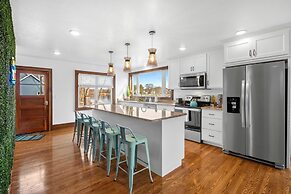 Riverfront Kayaks Bay Access Sleeps 15