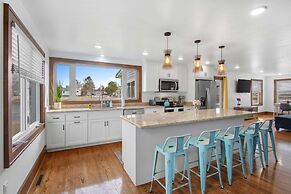 Riverfront Kayaks Bay Access Sleeps 15