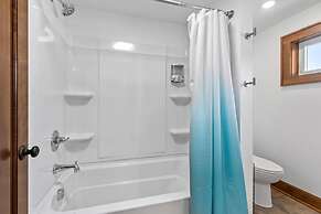 Riverfront Kayaks Bay Access Sleeps 15