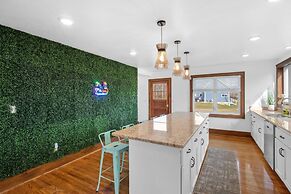 Riverfront Kayaks Bay Access Sleeps 15