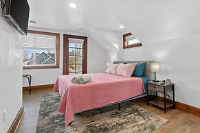 Riverfront Kayaks Bay Access Sleeps 15