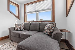 Riverfront Kayaks Bay Access Sleeps 15