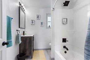 Small Town Retreat- 5br- Movie Theater Room