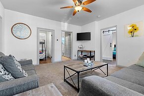 Small Town Retreat- 5br- Movie Theater Room