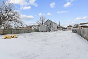 Small Town Retreat- 5br- Movie Theater Room