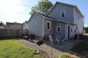 Small Town Retreat- 5br- Movie Theater Room