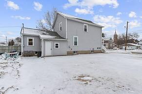 Small Town Retreat- 5br- Movie Theater Room