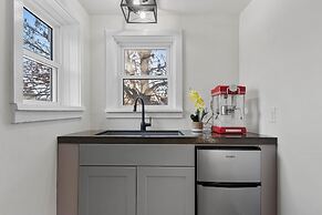 Small Town Retreat- 5br- Movie Theater Room